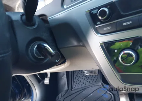 2016 Hyundai Sonata Se z USA, uszkodzony, nr VIN 5NPE24AF3GH325829